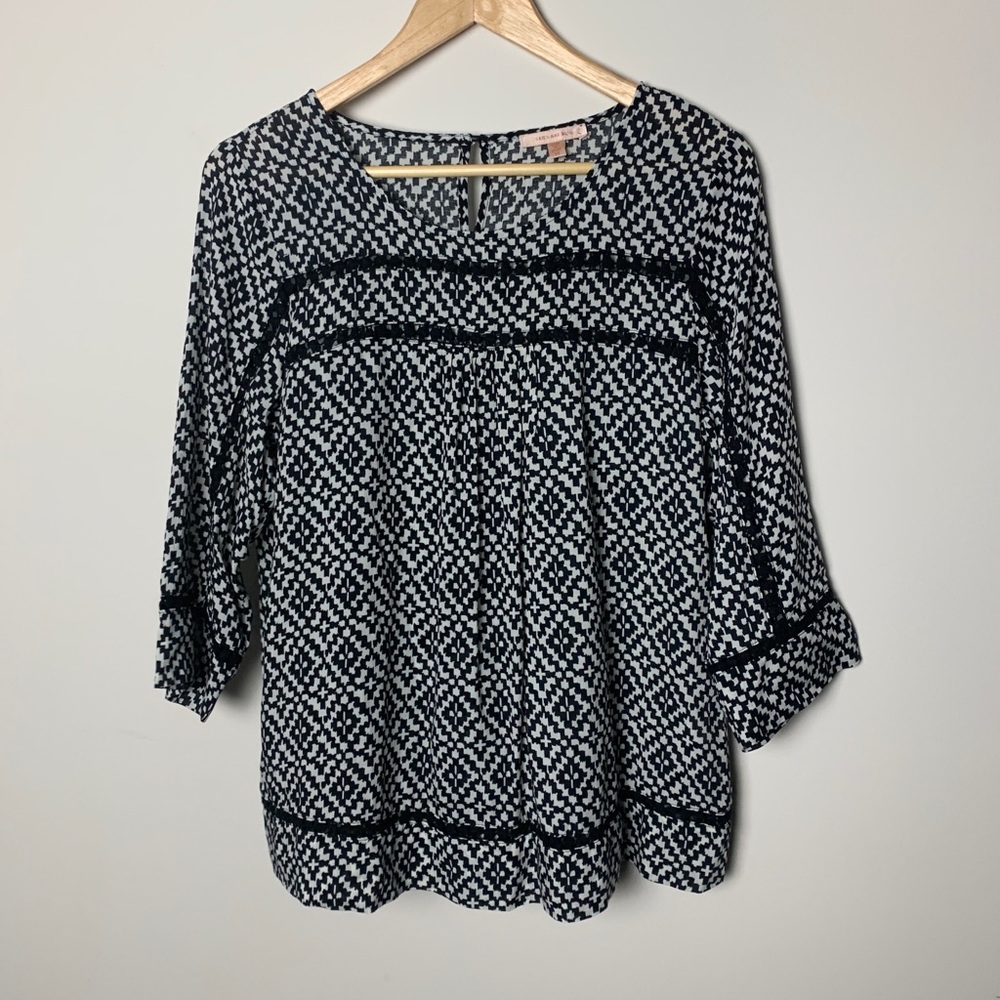 Stitch Fix Skies Are Blue Print Lace Trim Top Women Size Medium Work Causal